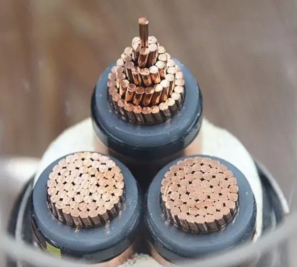 新興電纜為你詳細(xì)說說屏蔽層接地的作用和原理.jpg 新興電纜為你詳細(xì)說說屏蔽層接地的作用和原理.jpg
